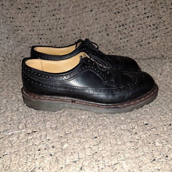 VINTAGE DR MARTENS-3989/59-Black Leather Brogues-Made in England-Sz 9 UK-EX main image 8